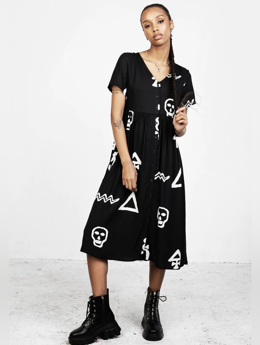 Disturbia | Black And White Midi Dress